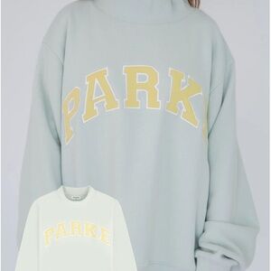 Parke Mock neck sweatshirt brand new with tags never worn size s/m